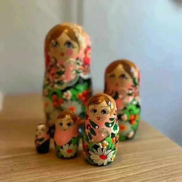 Russian Nesting or Stacking Dolls Matryoshka  6" Tall, 5 Dolls Wood Floral Theme - Picture 10 of 10